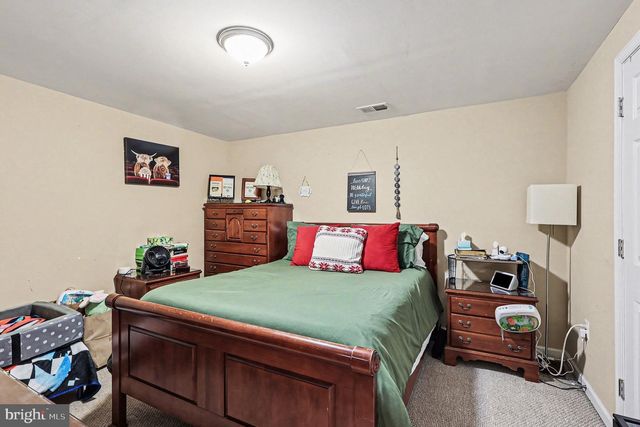 7409 LAKE DR, Manassas, VA 20111