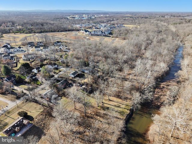 7409 LAKE DR, Manassas, VA 20111