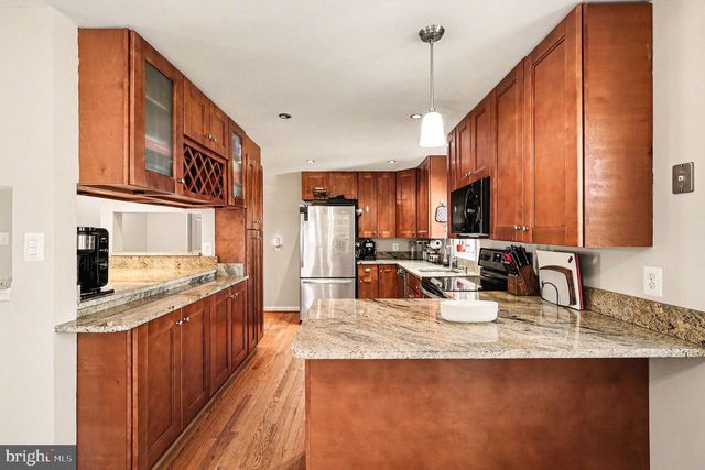 7409 LAKE DR, Manassas, VA 20111