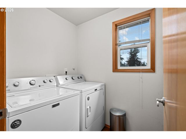 6608 Se OGDEN St, Portland, OR 97206