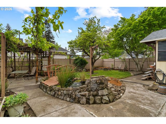 6608 Se OGDEN St, Portland, OR 97206