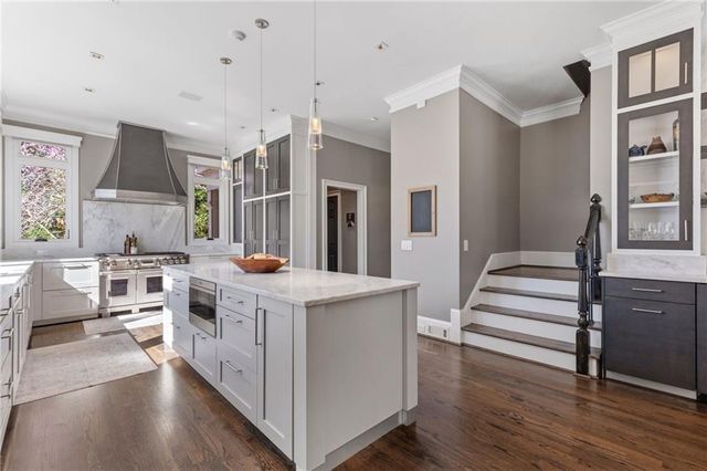 320 Falls Point Trail, Johns Creek, GA 30022