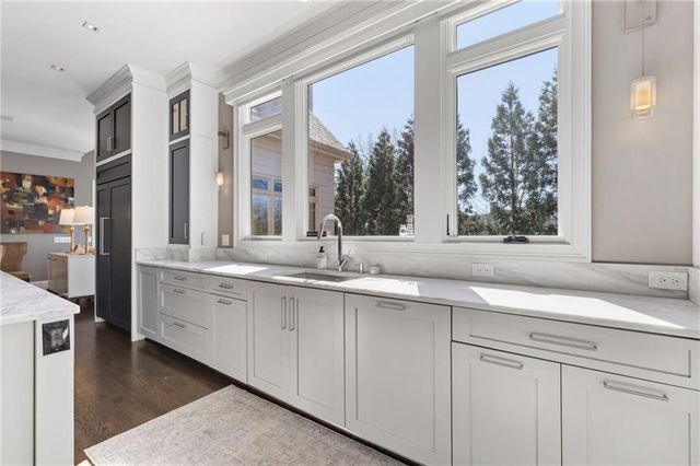 320 Falls Point Trail, Johns Creek, GA 30022