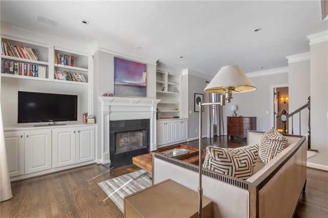 320 Falls Point Trail, Johns Creek, GA 30022