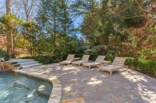 320 Falls Point Trail, Johns Creek, GA 30022