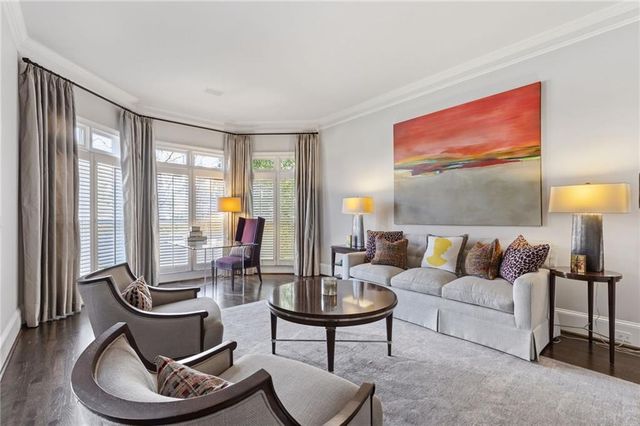 320 Falls Point Trail, Johns Creek, GA 30022