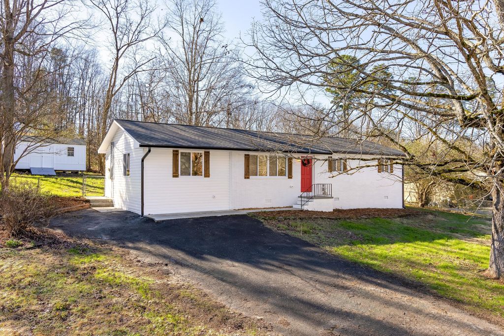 1890 Plantation Drive SE, Cleveland, TN 37323