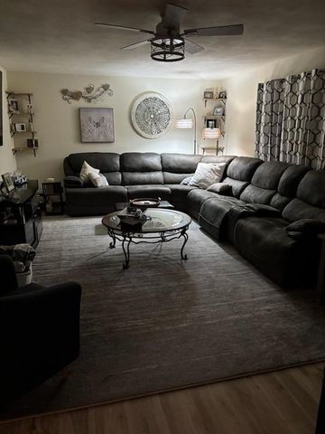 205 N Dale Avenue, Mchenry, IL 60050