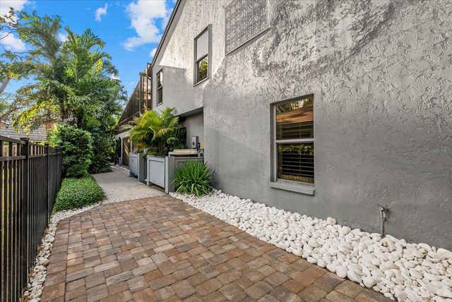 4891 PEREGRINE POINT E, Sarasota, FL 34231