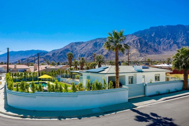 323 W Palm Vista Drive, Palm Springs, CA 92262