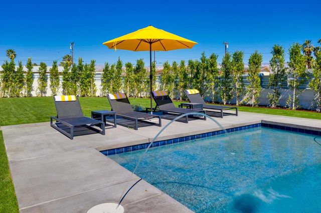 323 W Palm Vista Drive, Palm Springs, CA 92262