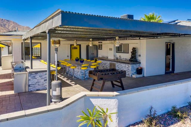 323 W Palm Vista Drive, Palm Springs, CA 92262