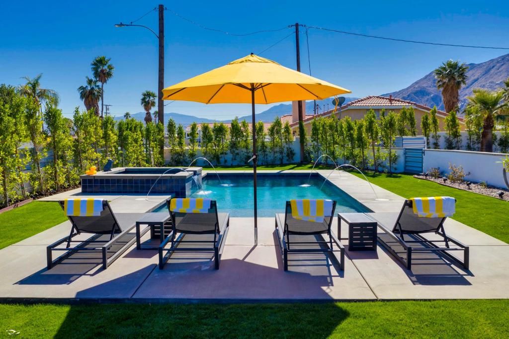 323 W Palm Vista Drive, Palm Springs, CA 92262