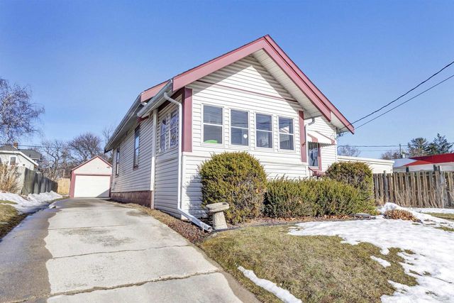 1012 GREEN STREET, Manitowoc, WI 54220