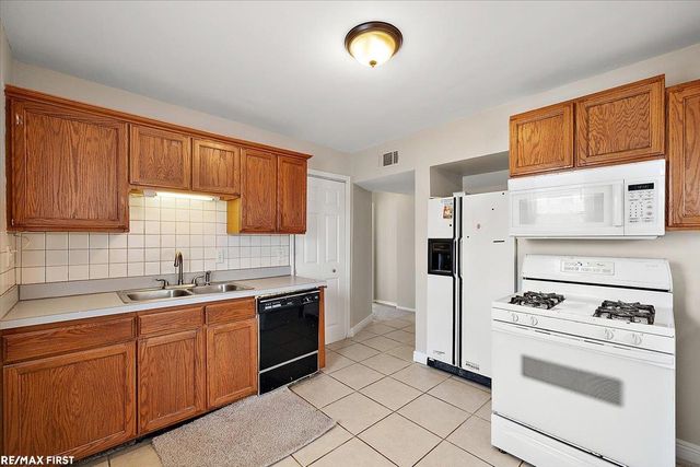 20625 Avalon Street, St Clair Shores, MI 48080