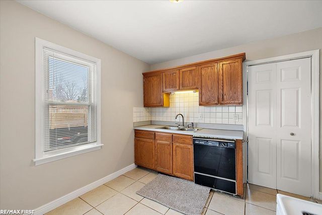 20625 Avalon Street, St Clair Shores, MI 48080