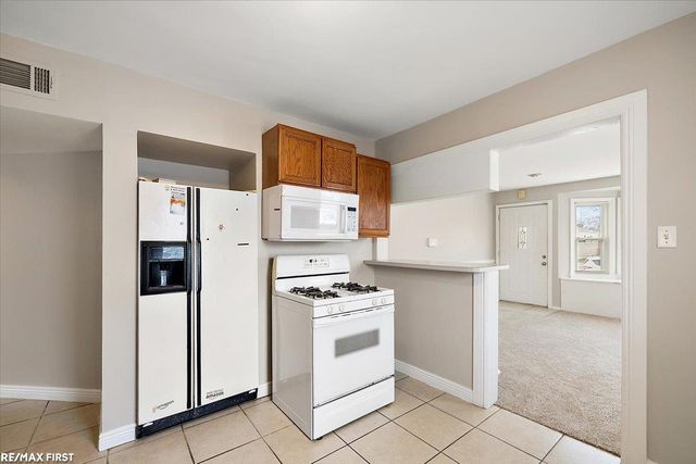 20625 Avalon Street, St Clair Shores, MI 48080