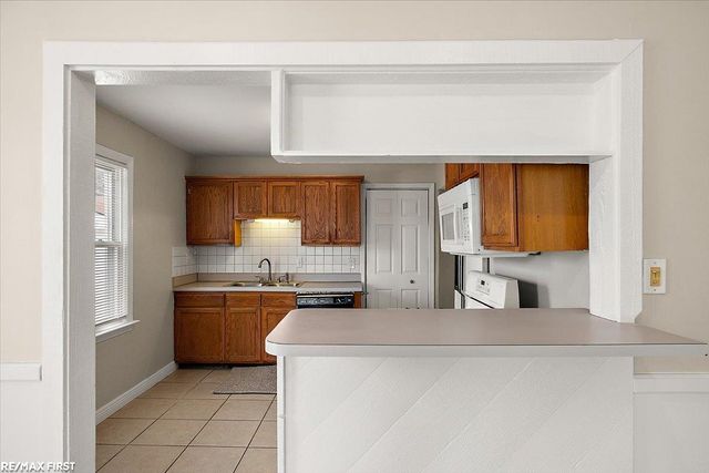 20625 Avalon Street, St Clair Shores, MI 48080