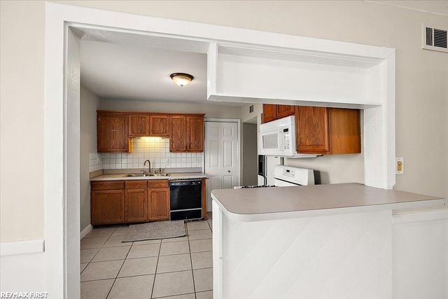 20625 Avalon Street, St Clair Shores, MI 48080