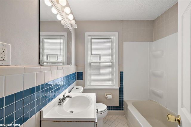 20625 Avalon Street, St Clair Shores, MI 48080