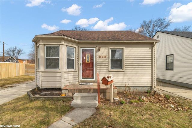 20625 Avalon Street, St Clair Shores, MI 48080