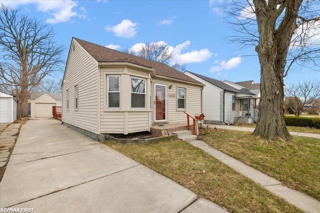 20625 Avalon Street, St Clair Shores, MI 48080