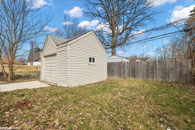 20625 Avalon Street, St Clair Shores, MI 48080