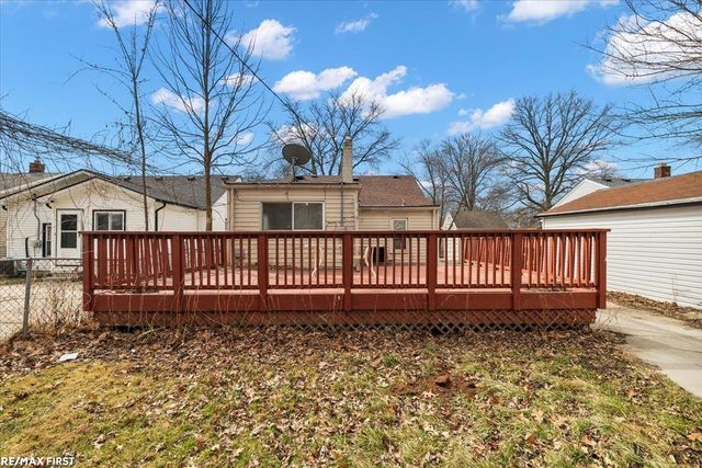 20625 Avalon Street, St Clair Shores, MI 48080