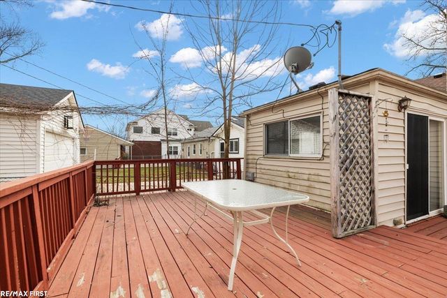 20625 Avalon Street, St Clair Shores, MI 48080