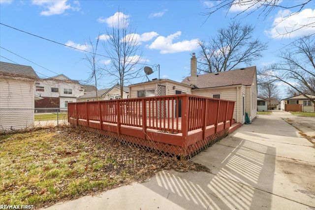 20625 Avalon Street, St Clair Shores, MI 48080