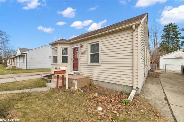 20625 Avalon Street, St Clair Shores, MI 48080