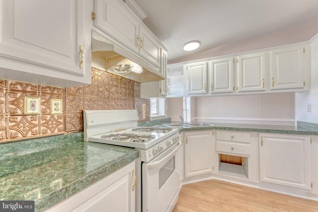 1405 Farrell Ave Trlr 339, Cherry Hill, NJ 08002