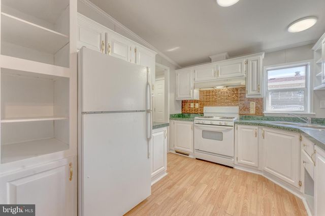 1405 Farrell Ave Trlr 339, Cherry Hill, NJ 08002