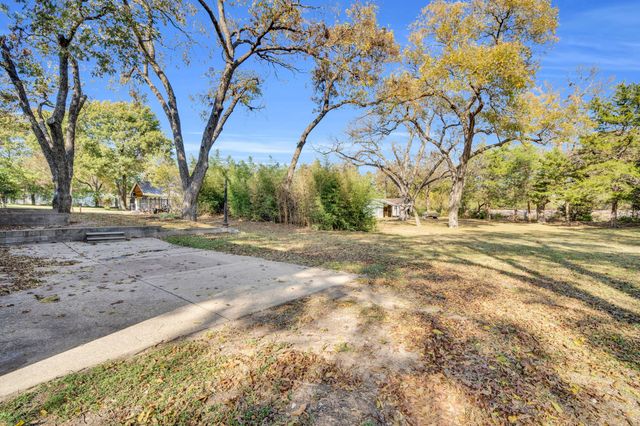 1122 W Main Street, Waxahachie, TX 75165