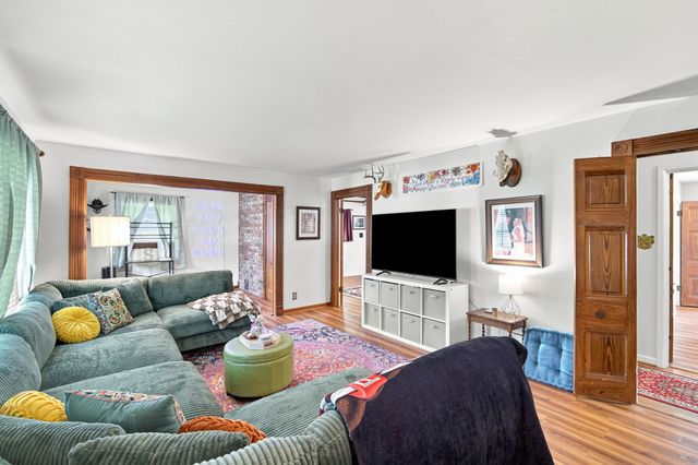 1122 W Main Street, Waxahachie, TX 75165
