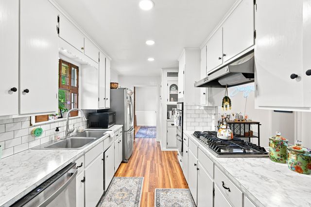 1122 W Main Street, Waxahachie, TX 75165