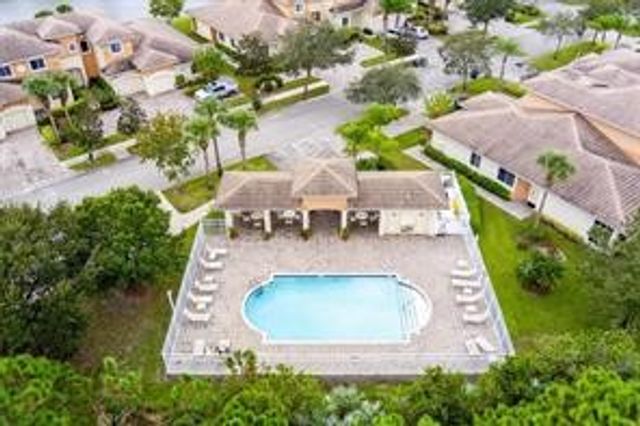 2543 Stockbridge Square SW, Vero Beach, FL 32962