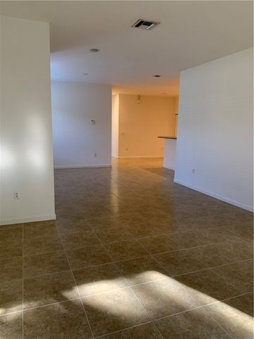 2543 Stockbridge Square SW, Vero Beach, FL 32962