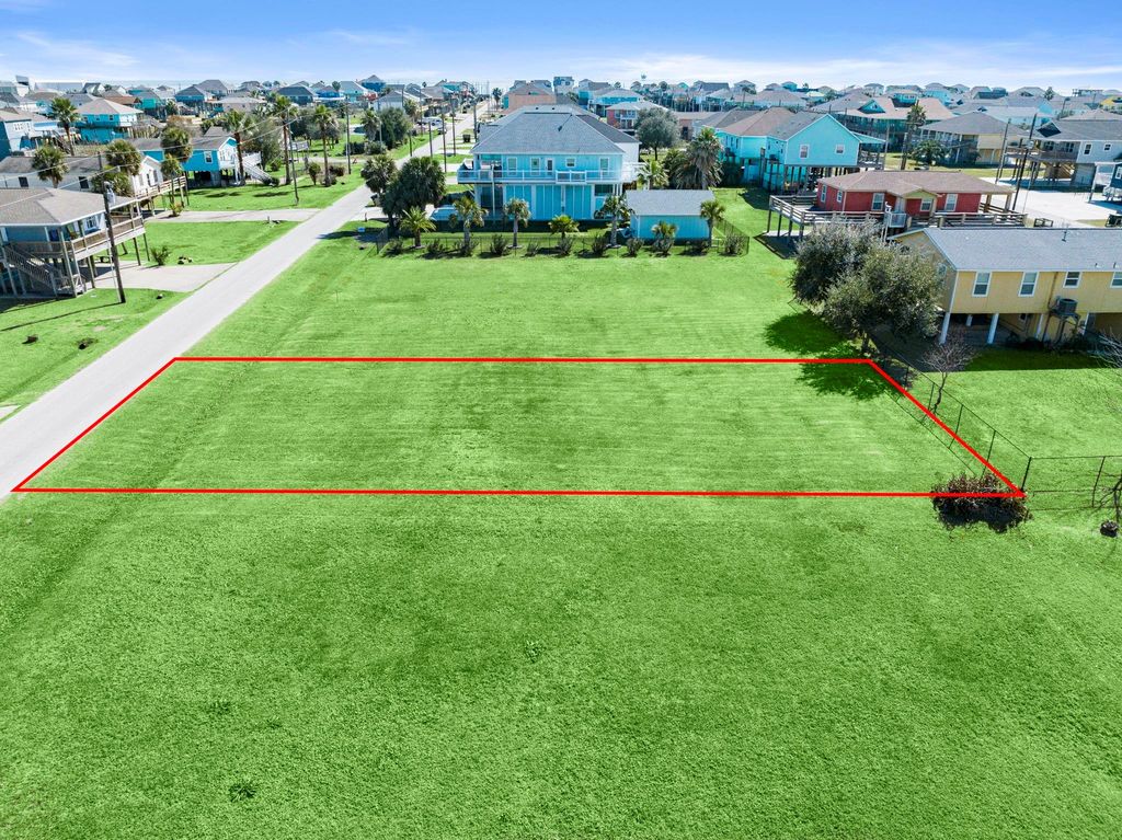 979 Wommack, Crystal Beach, TX 77650