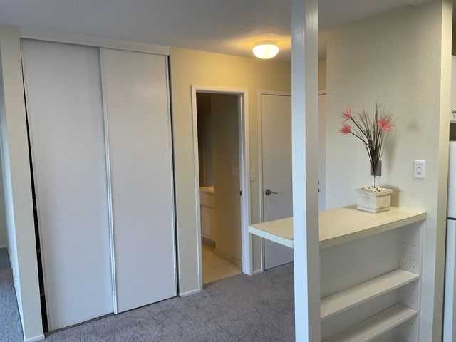 6 Captain DR E242, Emeryville, CA 94608