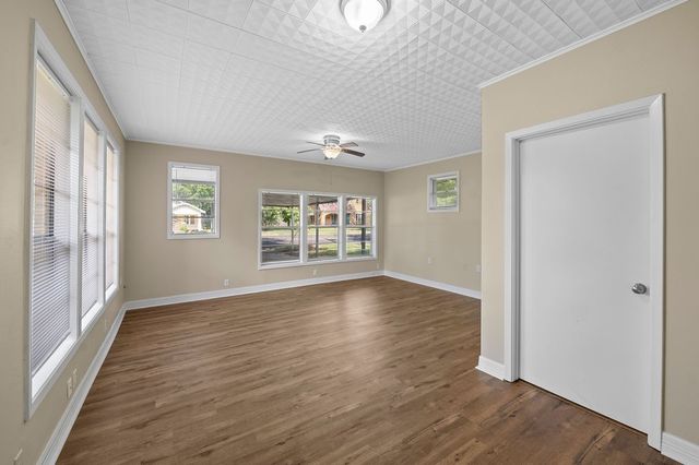 506 N Pacific Street, Mineola, TX 75773