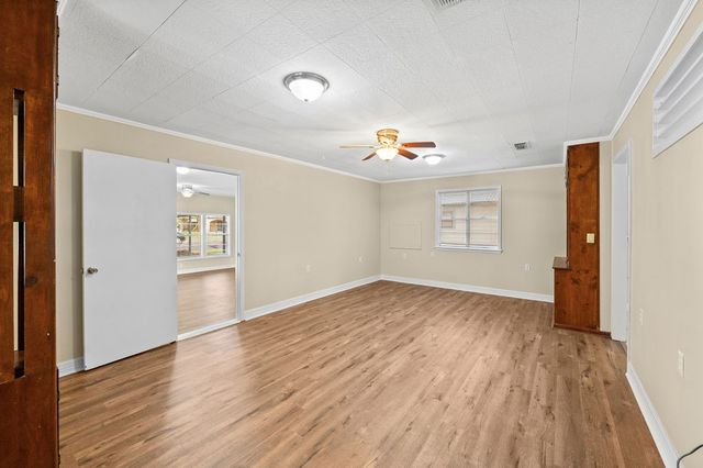 506 N Pacific Street, Mineola, TX 75773