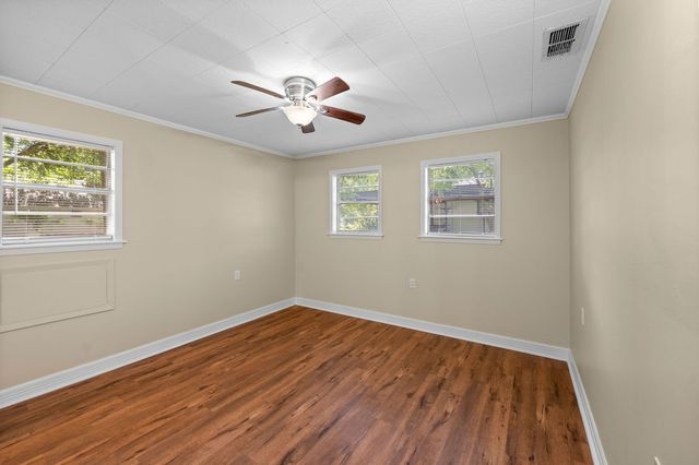 506 N Pacific Street, Mineola, TX 75773