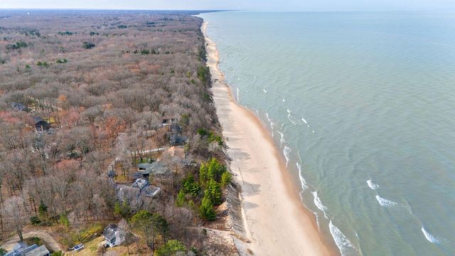 13662 Red Arrow Highway, Harbert, MI 49115
