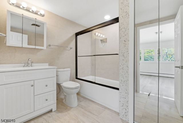 221 W End Ave, Hopatcong Boro, NJ 07843