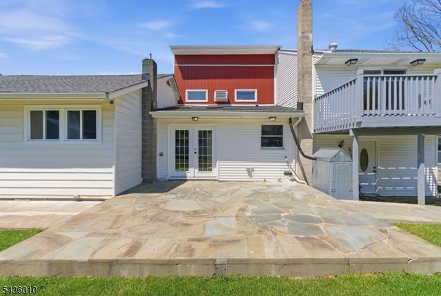 221 W End Ave, Hopatcong Boro, NJ 07843