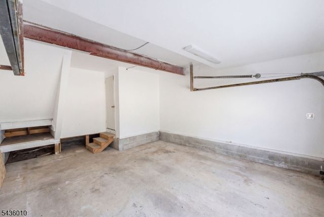 221 W End Ave, Hopatcong Boro, NJ 07843
