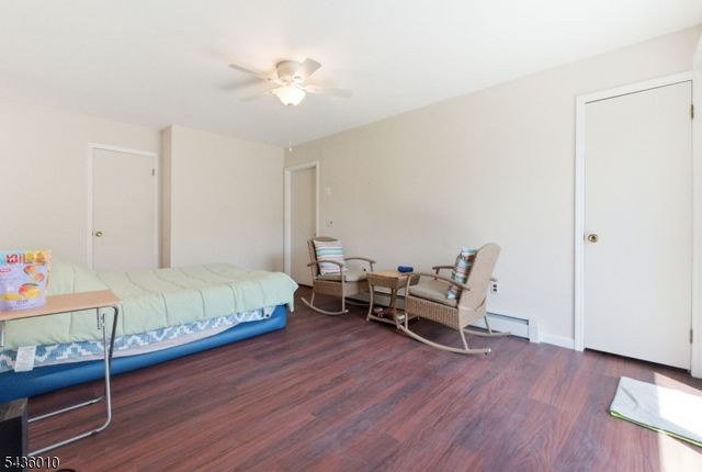 221 W End Ave, Hopatcong Boro, NJ 07843
