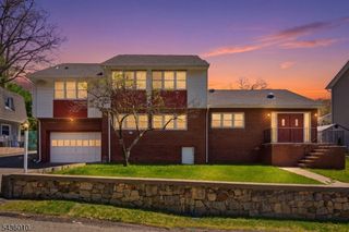 221 W End Ave, Hopatcong Boro, NJ 07843