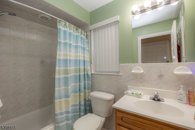 663 S Park St, Elizabeth City, NJ 07206